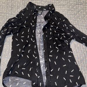 Rue21 Lighting Bolt Button Down Tie waist shirt (size Large)